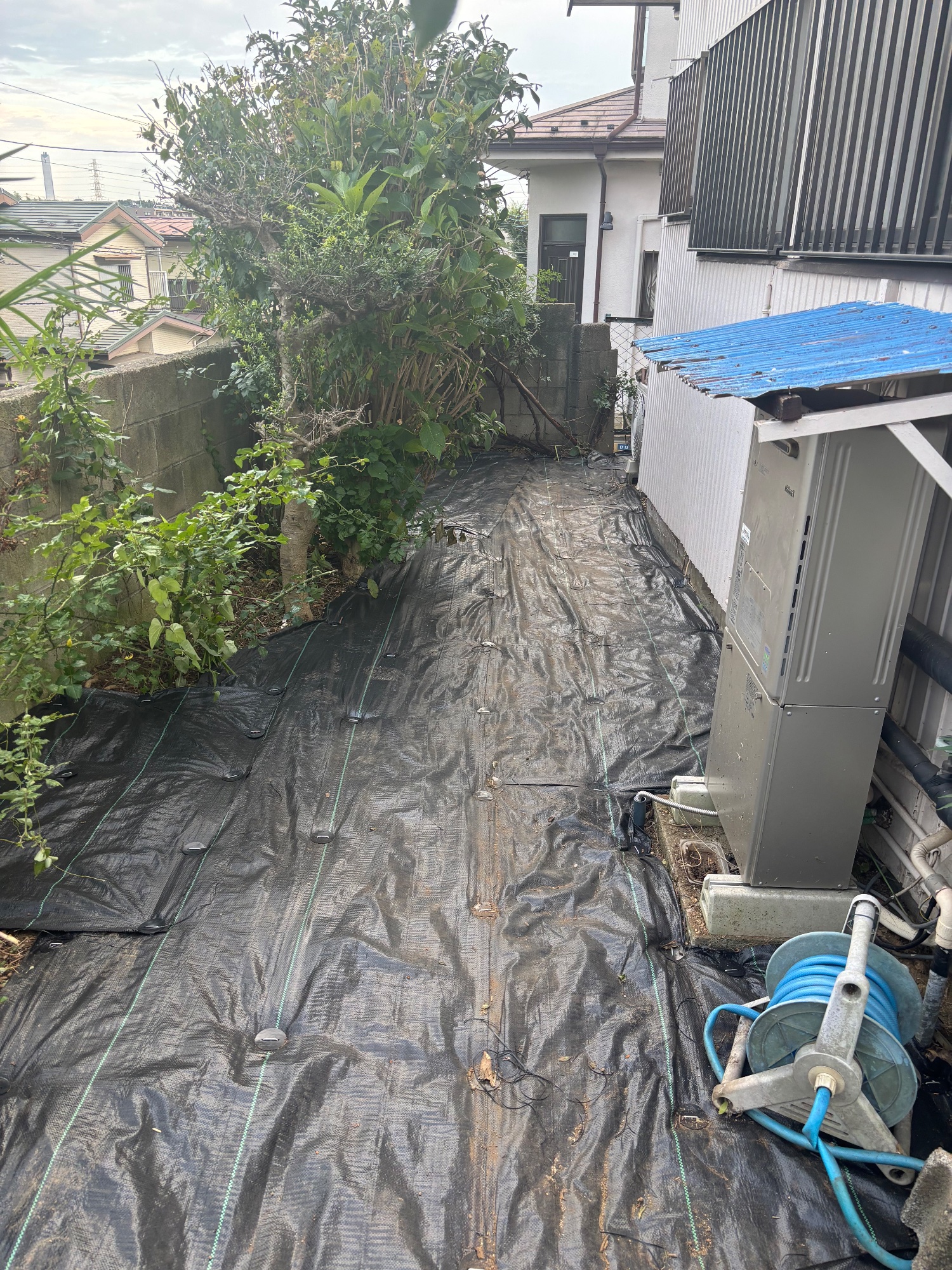 剪定・除草・防草シート施行の作業後